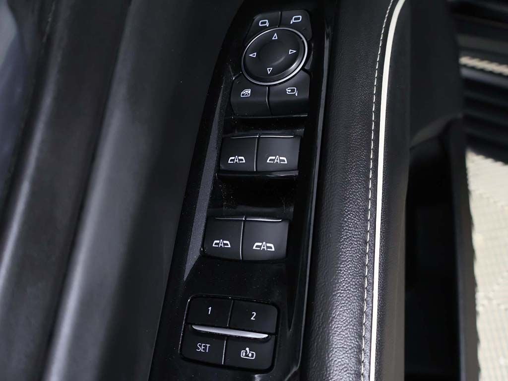 Car Image 44